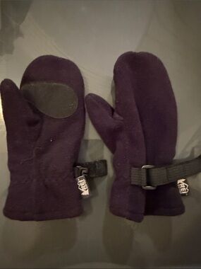 REI Kids Black Fleece Mittens with Grip Patch